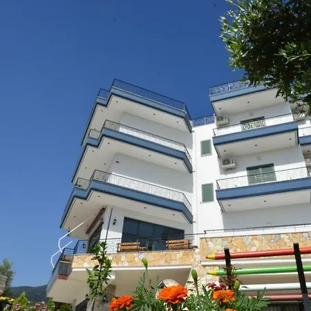 Hotel Artisti 3*
