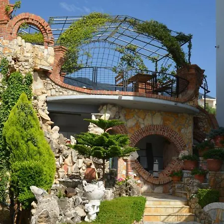 Artisti Hotel 3*